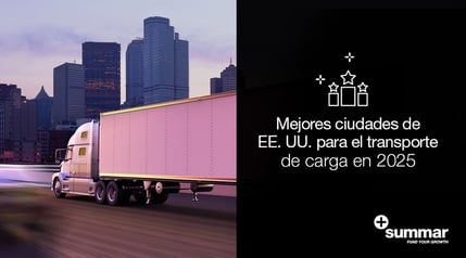 camion dirigiendose a una ciudad